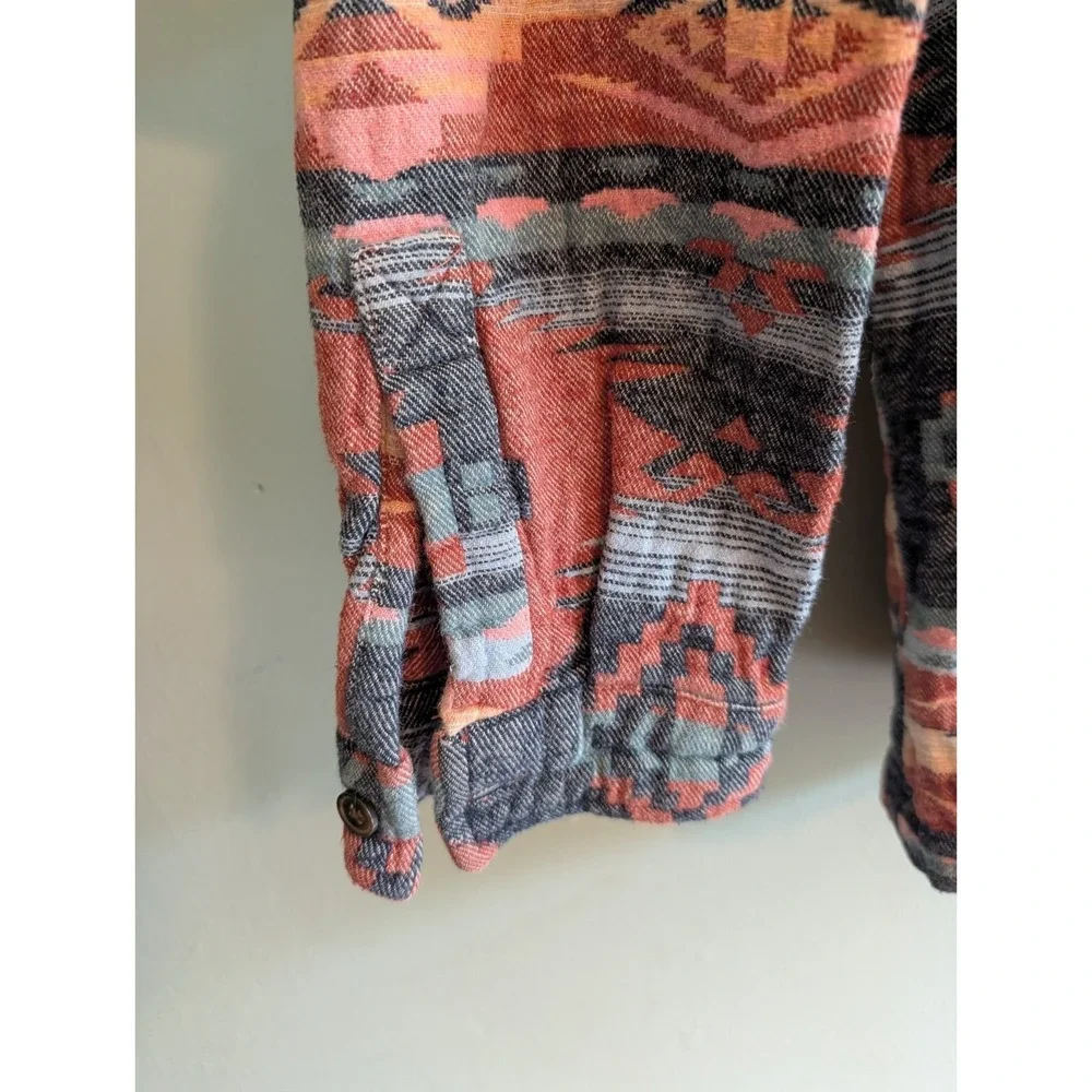 Mountain and Isles Womens Shirt Jacket Med/Lrg Aztec Southwestern Hiking Outdoor